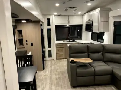 2026 Jayco Eagle 365UKTS photo 10