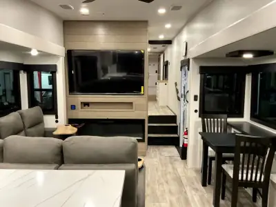 2026 Jayco Eagle 365UKTS photo 19