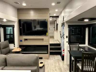2026 Jayco Eagle 365UKTS photo 11