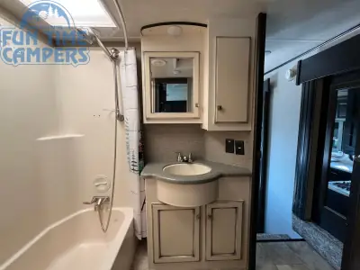 2017 Heartland ROAD WARRIOR 427RW photo 47