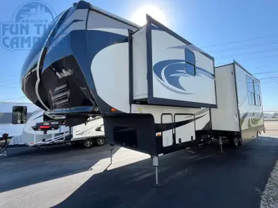 2017 Heartland ROAD WARRIOR 427RW photo 3