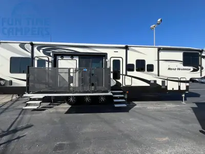 2017 Heartland ROAD WARRIOR 427RW photo 17