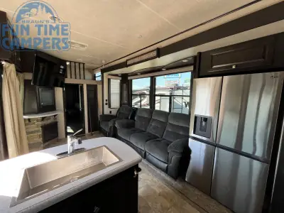 2017 Heartland ROAD WARRIOR 427RW photo 58