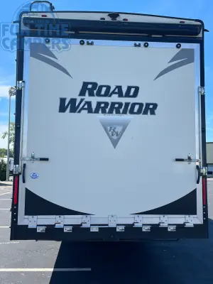 2017 Heartland ROAD WARRIOR 427RW photo 4