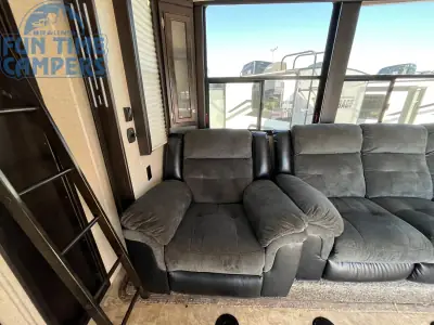 2017 Heartland ROAD WARRIOR 427RW photo 27