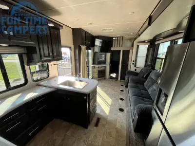 2017 Heartland ROAD WARRIOR 427RW photo 57