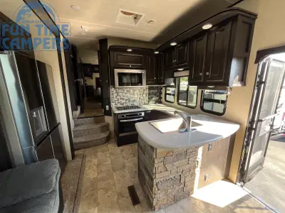 2017 Heartland ROAD WARRIOR 427RW photo 20