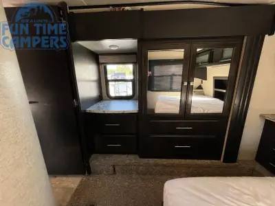 2017 Heartland ROAD WARRIOR 427RW photo 54