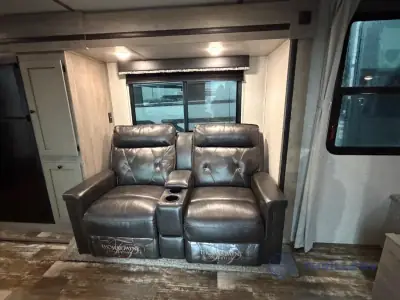 2020 Keystone Outback Ultra Lite 221UMD photo 40
