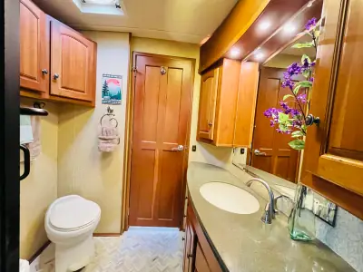 2007 Winnebago Vectra 40TD photo 24