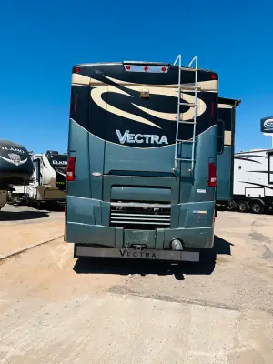 2007 Winnebago Vectra 40TD photo 10