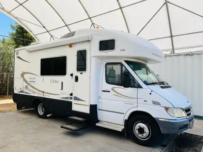 2006 Winnebago VIEW 23H photo 2