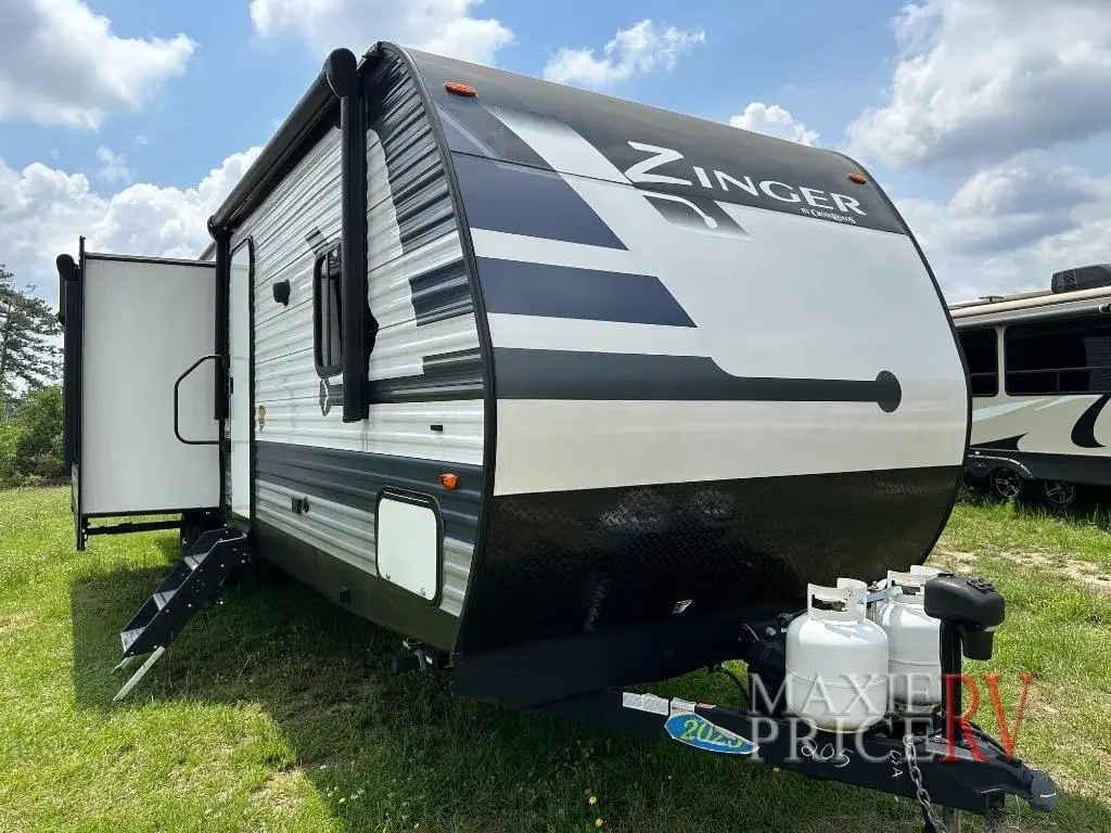 2023 Crossroads Zinger ZR333DB exterior