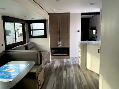 2026 Jayco Jay Flight SLX 325BHT photo 9