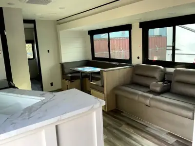 2026 Jayco Jay Flight SLX 325BHT photo 8