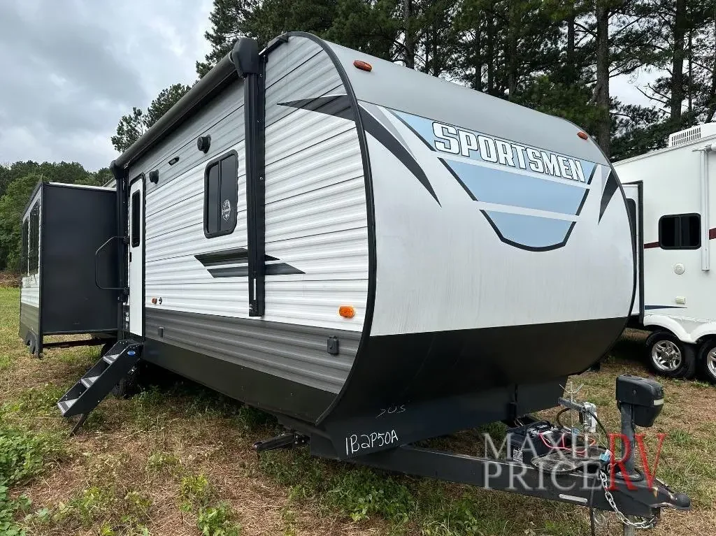 2021 K-Z Sportsmen LE 303KBLE exterior