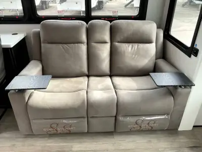 2026 Jayco Pinnacle 32RLTS photo 13