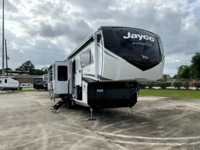 2026 Jayco Pinnacle 32RLTS photo 4