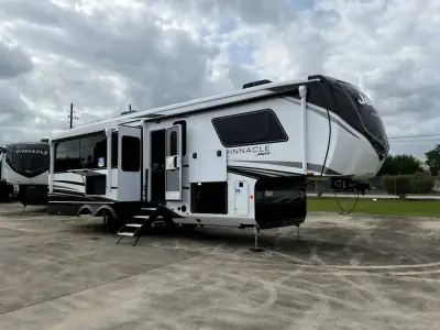2026 Jayco Pinnacle 32RLTS photo 3