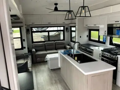 2026 Jayco Pinnacle 32RLTS photo 27