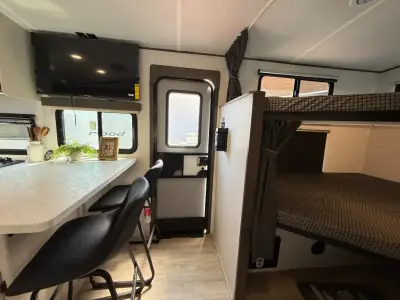 2027 Coachmen American Spirit 2457BH photo 62