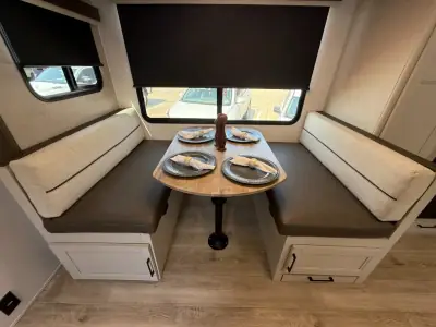 2027 Coachmen American Spirit 2457BH photo 27