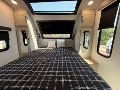 2027 Coachmen American Spirit 2457BH photo 51