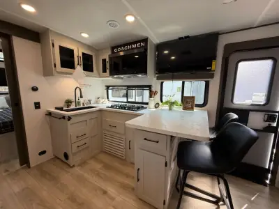 2027 Coachmen American Spirit 2457BH photo 30