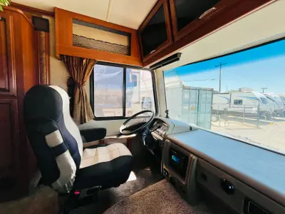 2014 Fleetwood BOUNDER 34M photo 14