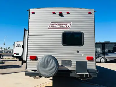 2019 Coleman LANTERN 244BH photo 5