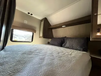 2019 Coleman LANTERN 244BH photo 11
