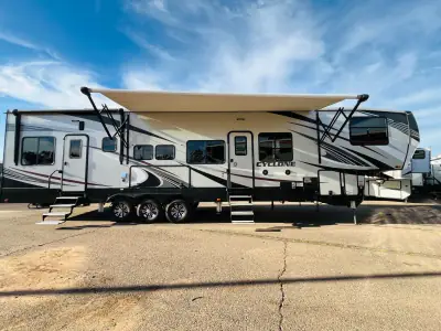 2019 Heartland CYCLONE CY 4101 KING photo 7