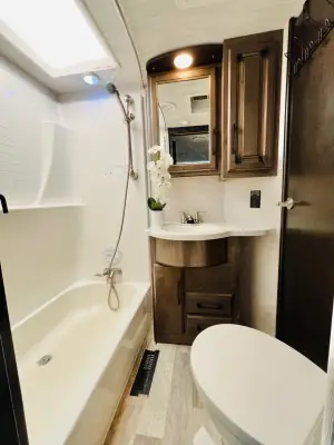 2019 Heartland CYCLONE CY 4101 KING photo 16