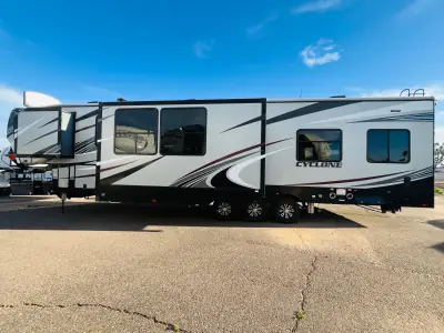 2019 Heartland CYCLONE CY 4101 KING photo 22