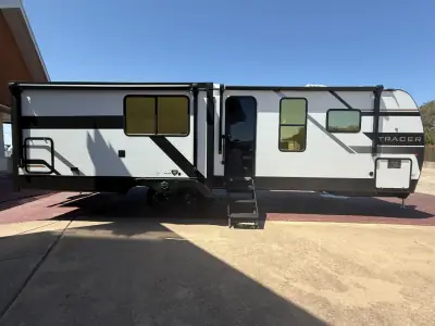 2027 Forest River Tracer 286RL photo 3
