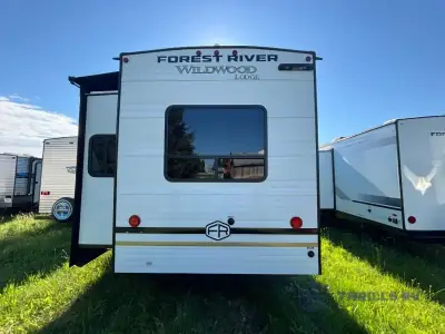 2026 Forest River Wildwood Lodge 40FDEN photo 4