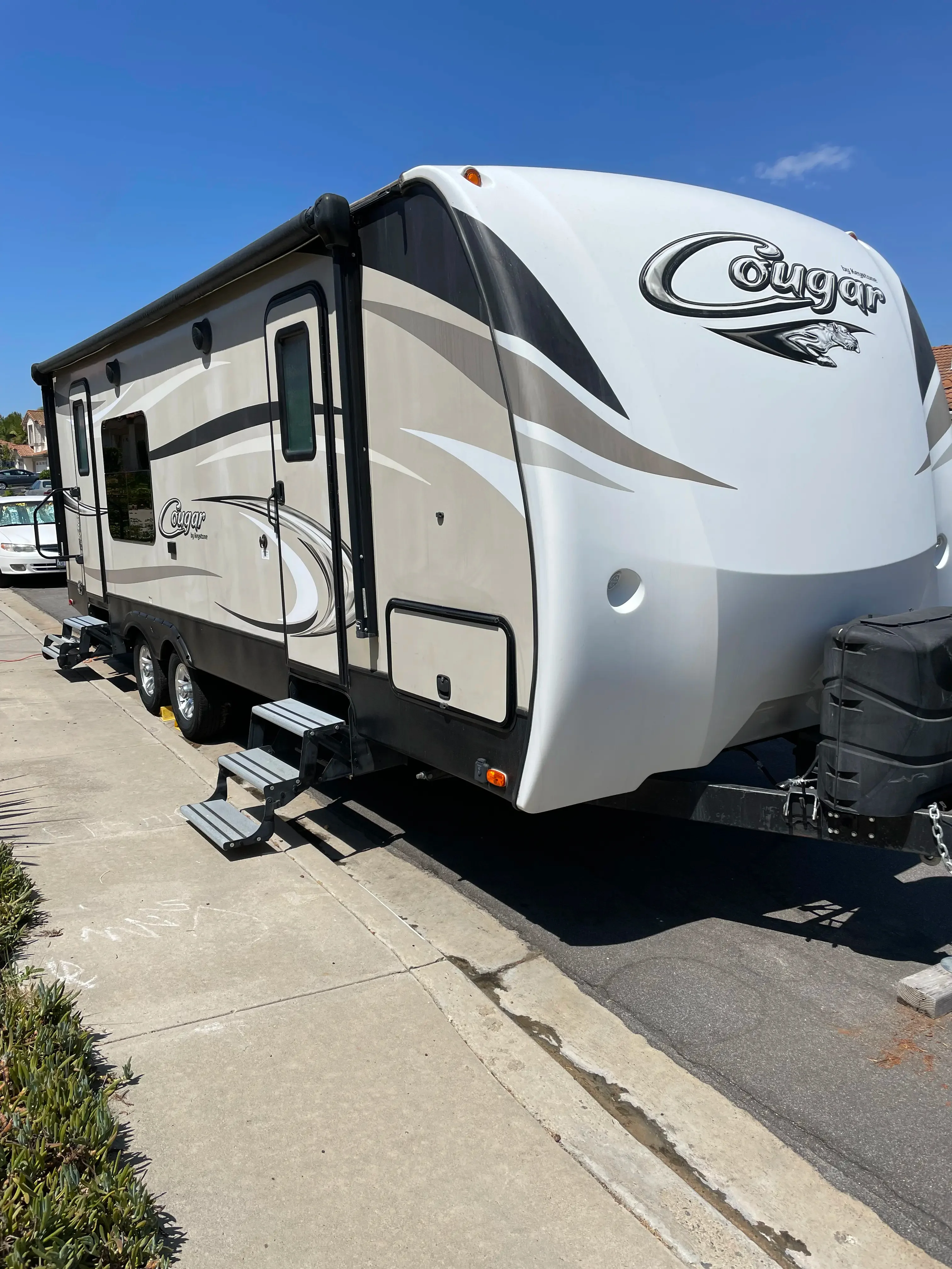 2017 KEYSTONE COUGAR HALF-TON exterior