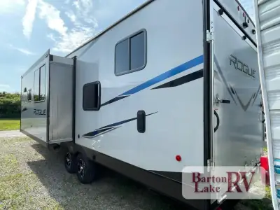 2021 Forest River Vengeance Rogue 29KS photo 6
