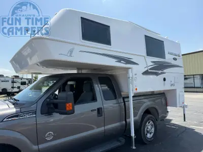 2027 Northern Lite 8-11 EXLEWB photo 3