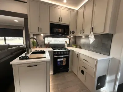 2027 Forest River Crusader 2SUITE photo 32