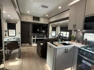 2027 Forest River Crusader 2SUITE photo 10