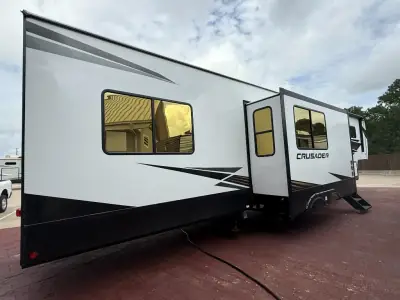 2027 Forest River Crusader 2SUITE photo 4