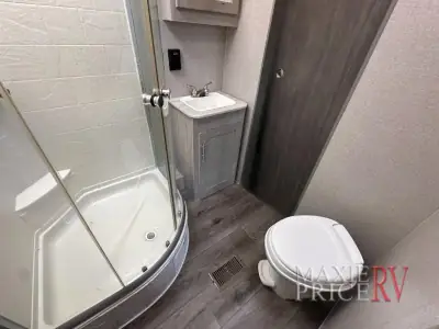 2022 Coachmen Catalina Legacy 333RETS photo 25