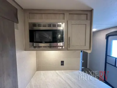 2022 Coachmen Catalina Legacy 333RETS photo 23