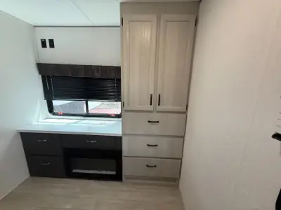 2027 Coachmen Catalina Legacy Edition 343BHTS 2 Queen Beds photo 64
