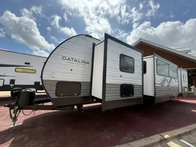 2027 Coachmen Catalina Legacy Edition 343BHTS 2 Queen Beds photo 8