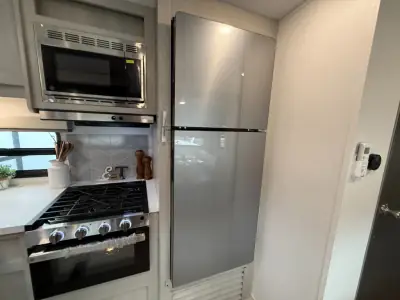 2027 Coachmen Catalina Legacy Edition 343BHTS 2 Queen Beds photo 42
