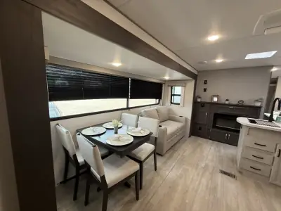 2027 Coachmen Catalina Legacy Edition 343BHTS 2 Queen Beds photo 69
