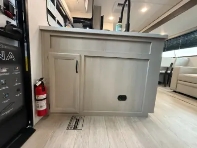 2027 Coachmen Catalina Legacy Edition 343BHTS 2 Queen Beds photo 11