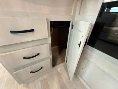 2027 Coachmen Catalina Legacy Edition 343BHTS 2 Queen Beds photo 36